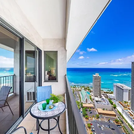 Penthouse With Fabulous Ocean View Near Waikiki Beach